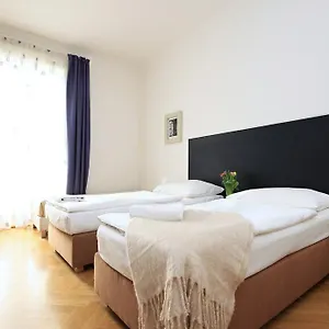 https://quadrio-bedroom-central-apartment.praguehotelsweb.com